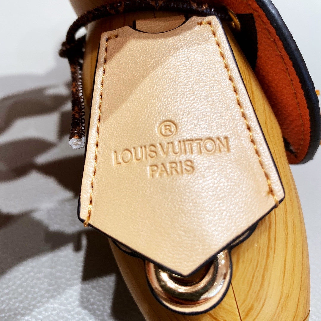 Louis Vuitton Vivienne  LV Wild at heart Petula doll Brown