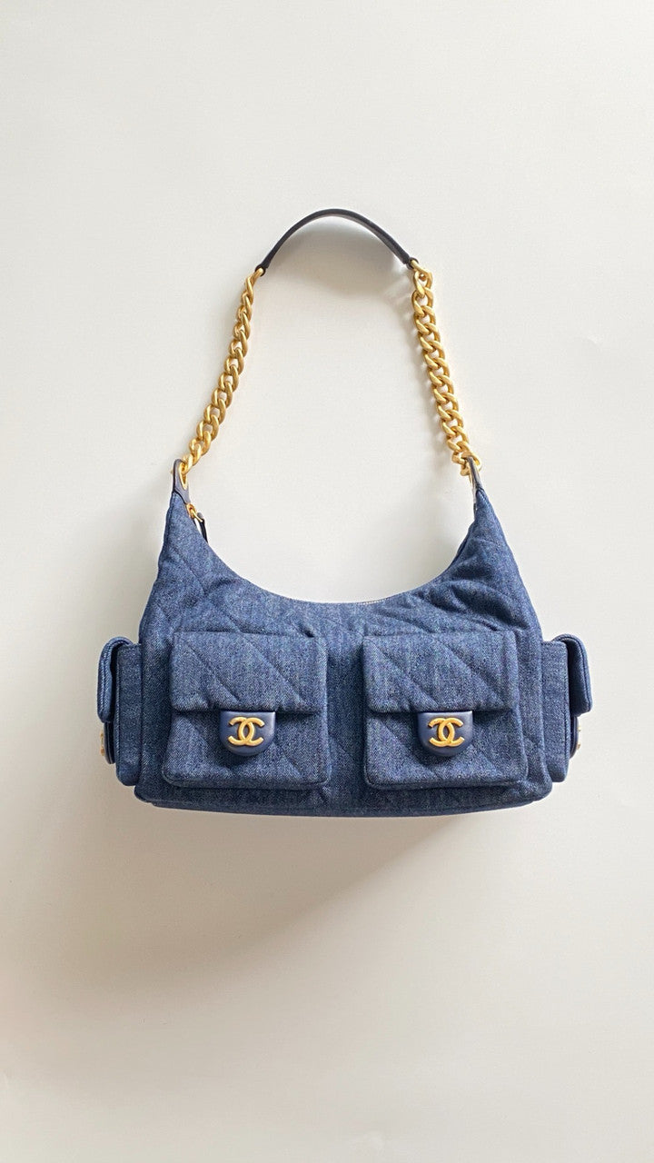 Chanel Cruise 2024/25   Large Hobo Bag   Washed Denim & Gold-Tone Metal  Blue