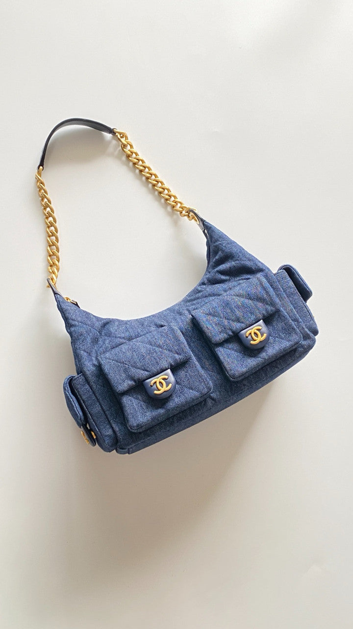 Chanel Cruise 2024/25   Large Hobo Bag   Washed Denim & Gold-Tone Metal  Blue