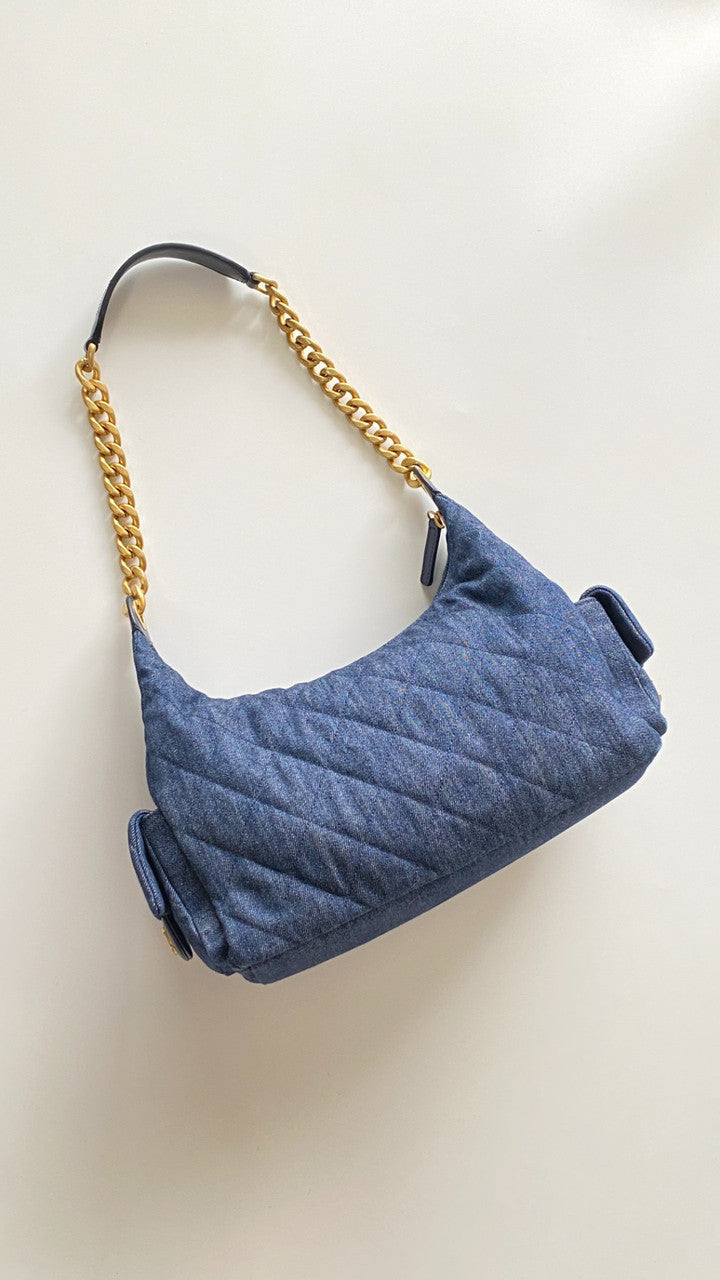 Chanel Cruise 2024/25   Large Hobo Bag   Washed Denim & Gold-Tone Metal  Blue