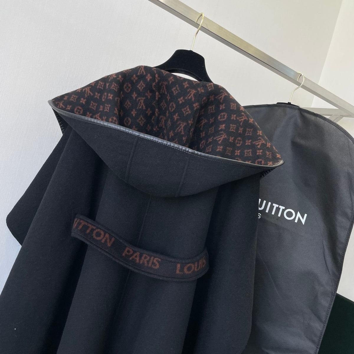 Louis Vuitton 1A83TO  HOODED WRAP CAPE COAT IN WOOL AND SILK WITH FRINGE