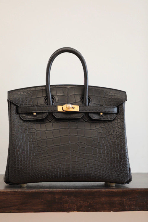 Hermes Birkin 25cm Black Matt Alligator with Gold hardware