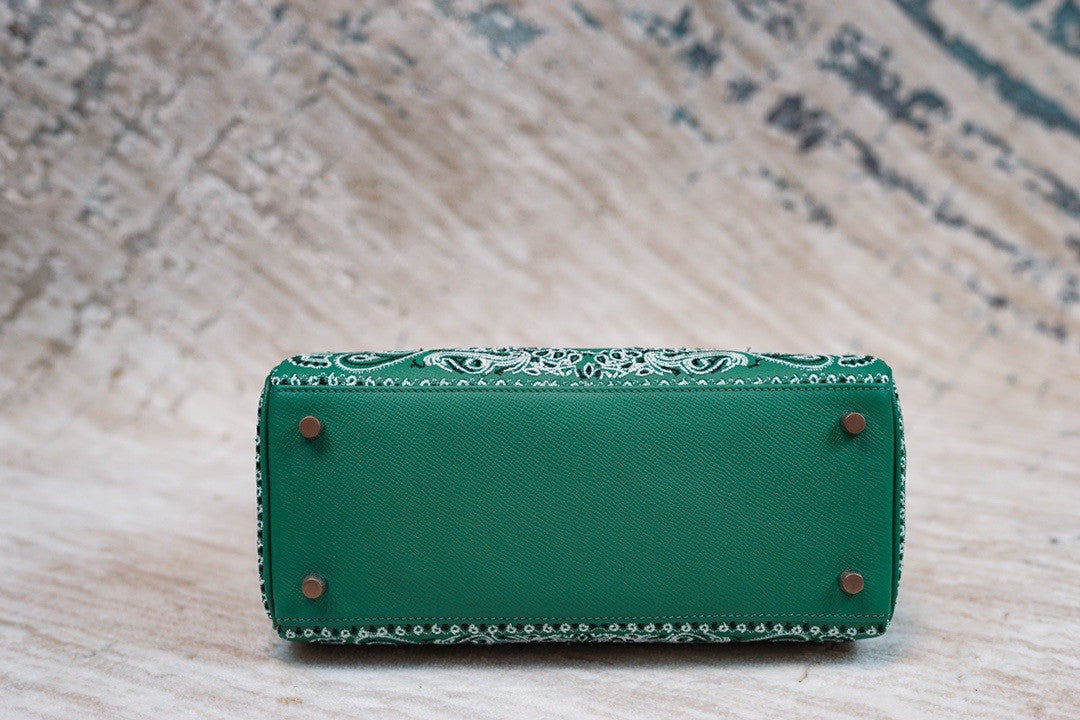 Hermes x Jay Ahr Special Edition custom-embroidering Green Kelly 28 Bag Epsom Leather Palladium Hardware