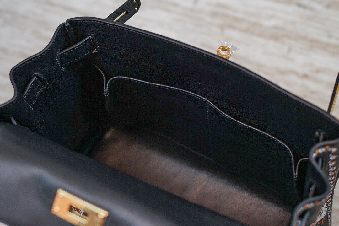 Hermes x Jay Ahr Special Edition custom-embroidering Black Kelly 28 Bag Epsom Leather Gold Hardware