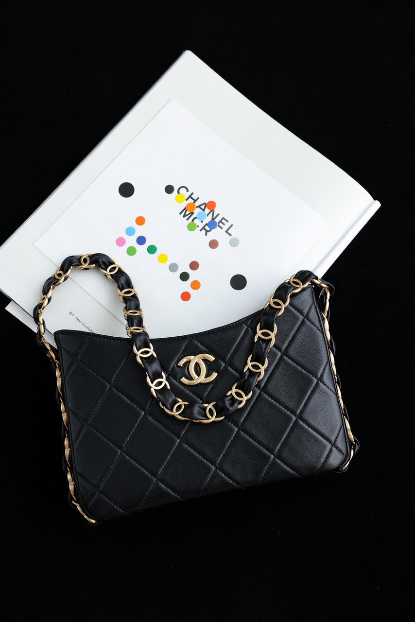 CHANEL FALL-WINTER 2024/25 HOBO HANDBAG