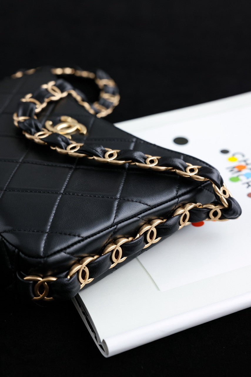 CHANEL FALL-WINTER 2024/25 HOBO HANDBAG