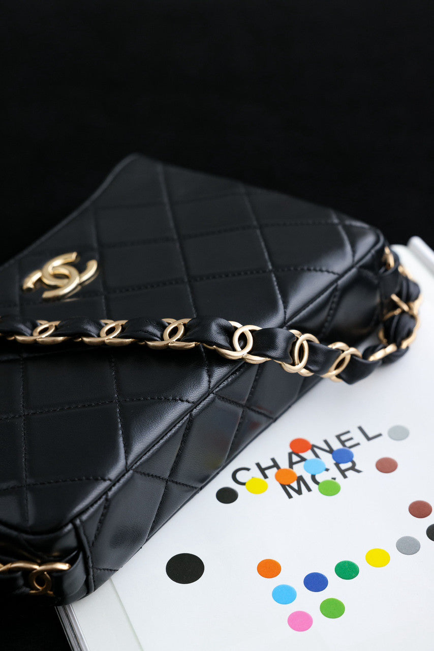 CHANEL FALL-WINTER 2024/25 HOBO HANDBAG