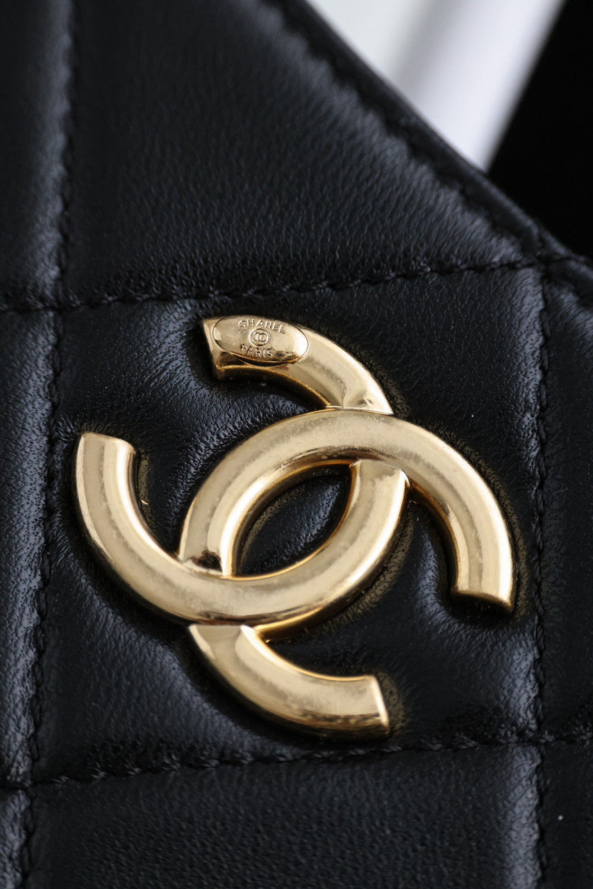 CHANEL FALL-WINTER 2024/25 HOBO HANDBAG