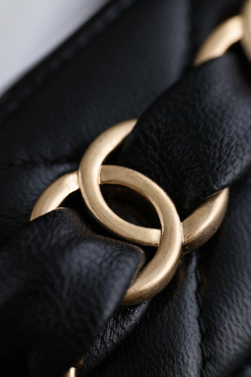 CHANEL FALL-WINTER 2024/25 HOBO HANDBAG