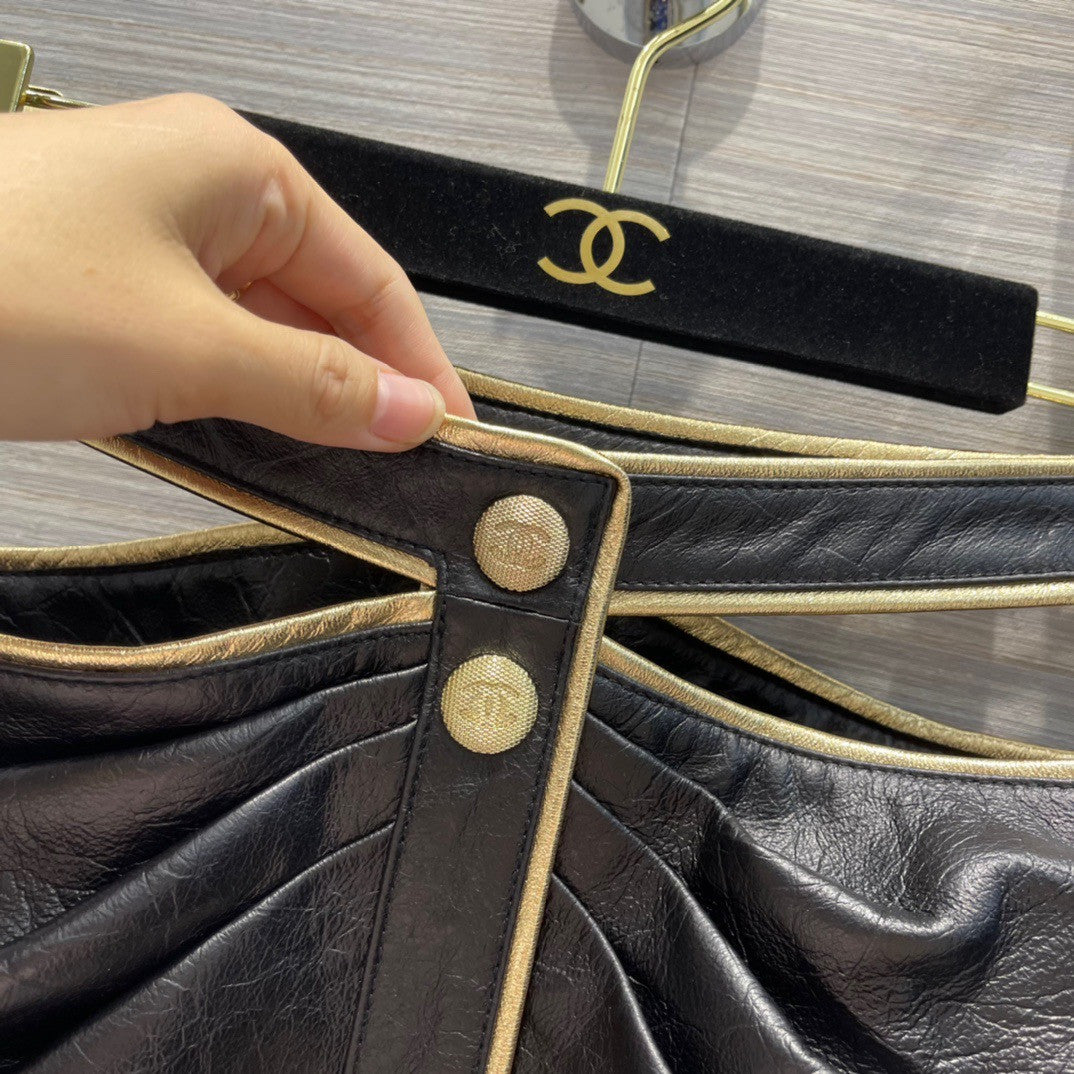 Chanel Spring-Summer 2022 Crumpled Calfskin Skirt