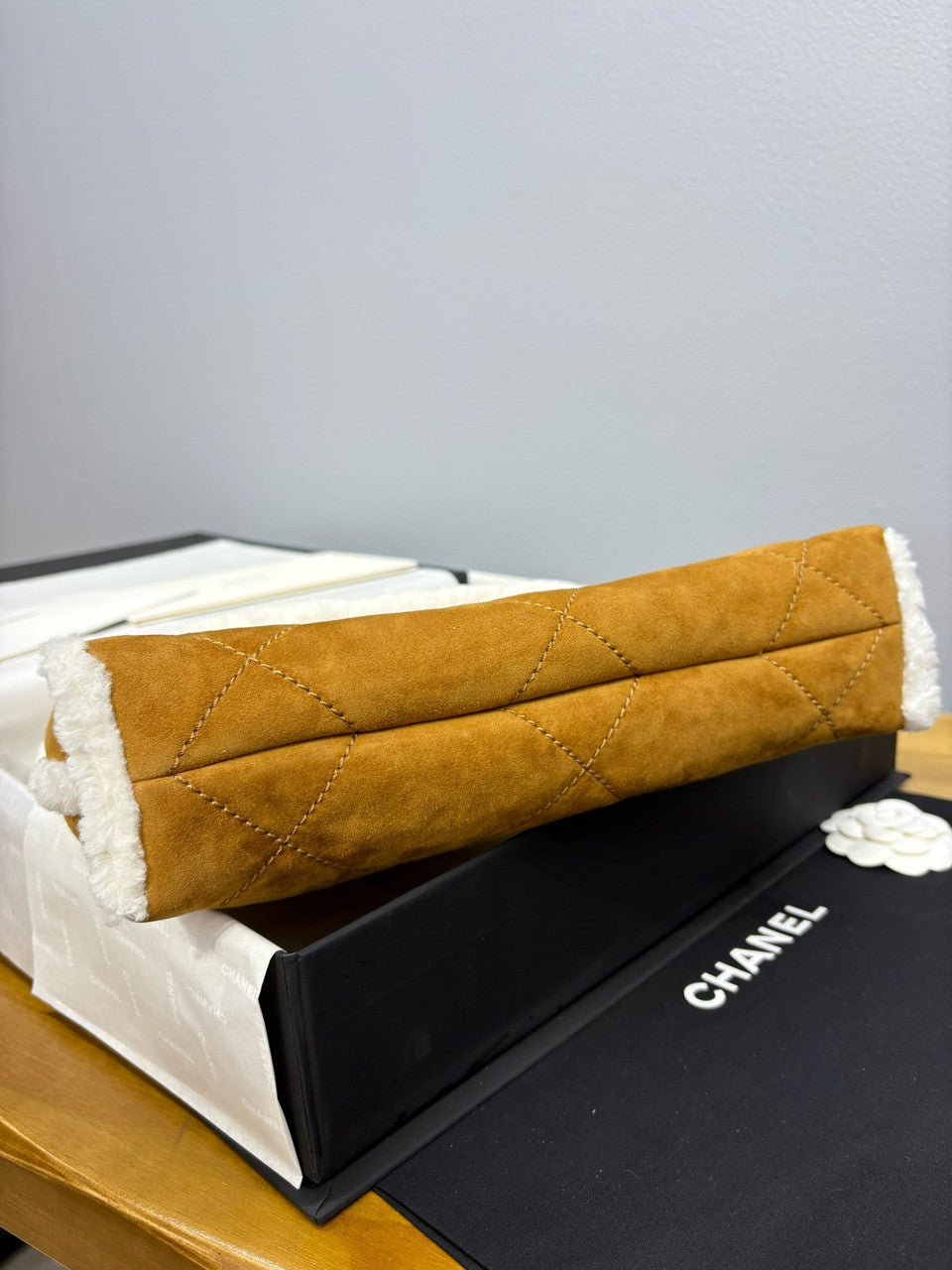 CHANEL 22 Small Handbag  Shearling Lambskin & Gold-Tone Meta