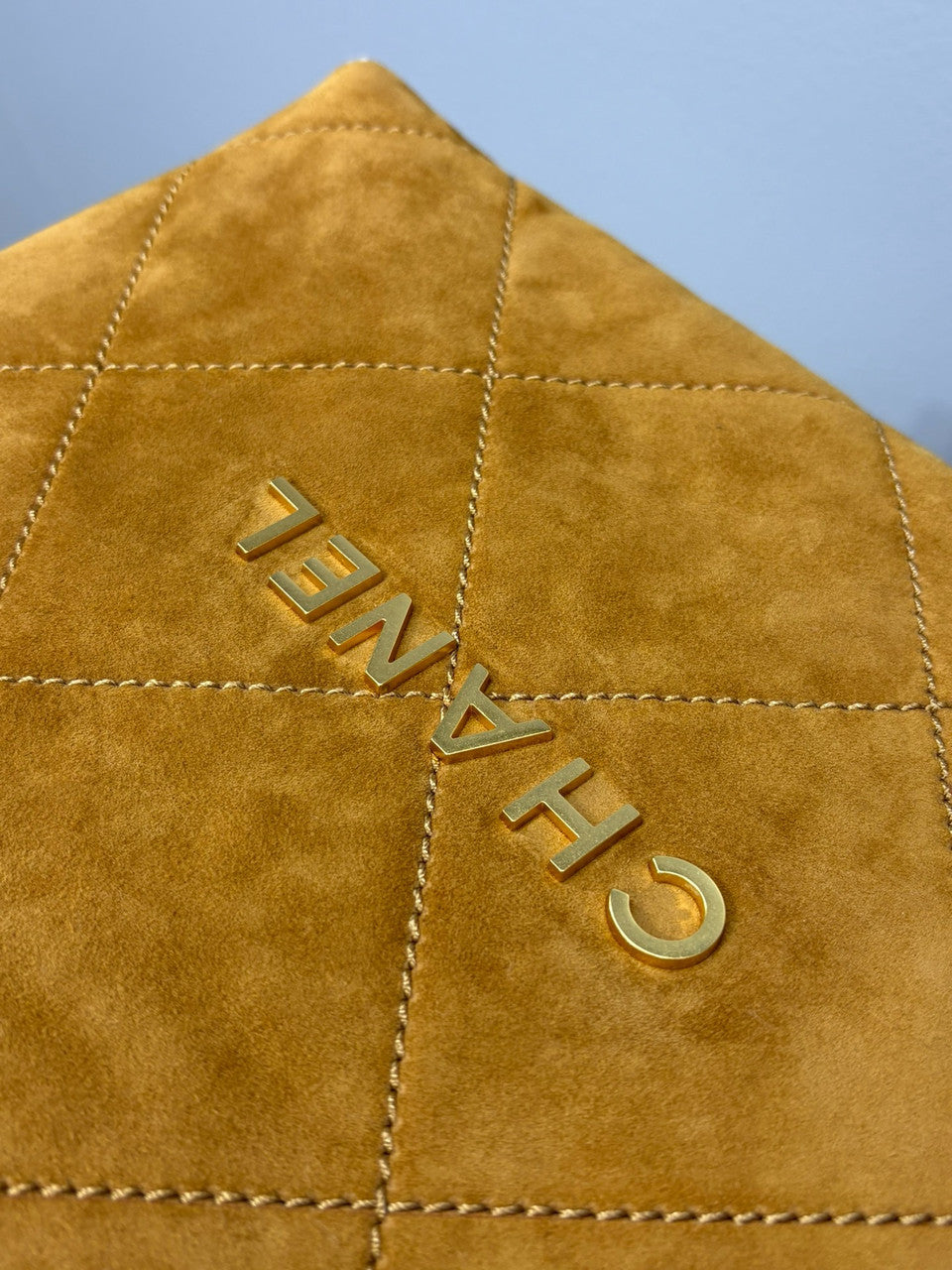 CHANEL 22 Small Handbag  Shearling Lambskin & Gold-Tone Meta