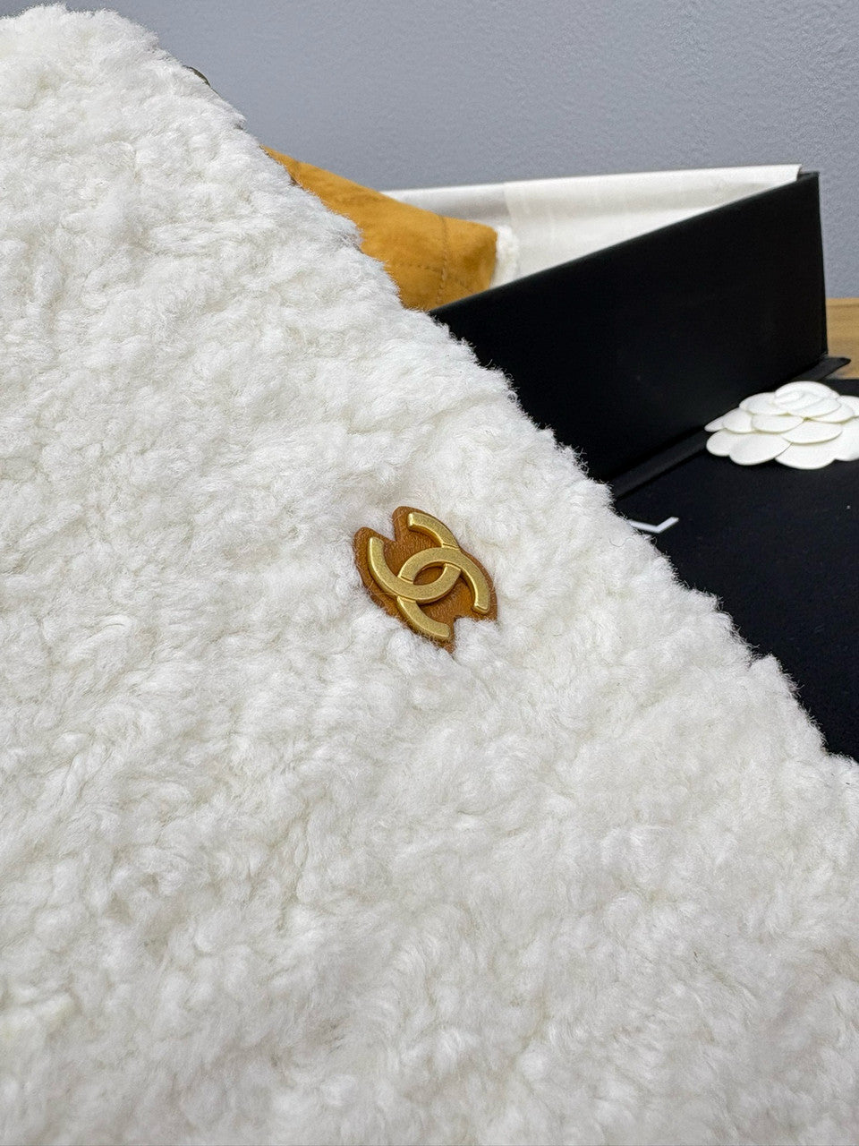 CHANEL 22 Small Handbag  Shearling Lambskin & Gold-Tone Meta