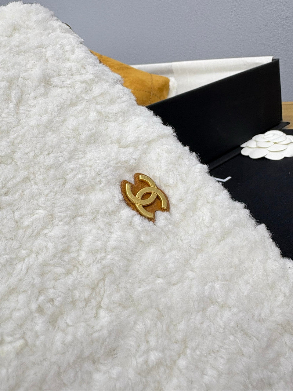 CHANEL 22 Small Handbag  Shearling Lambskin & Gold-Tone Meta