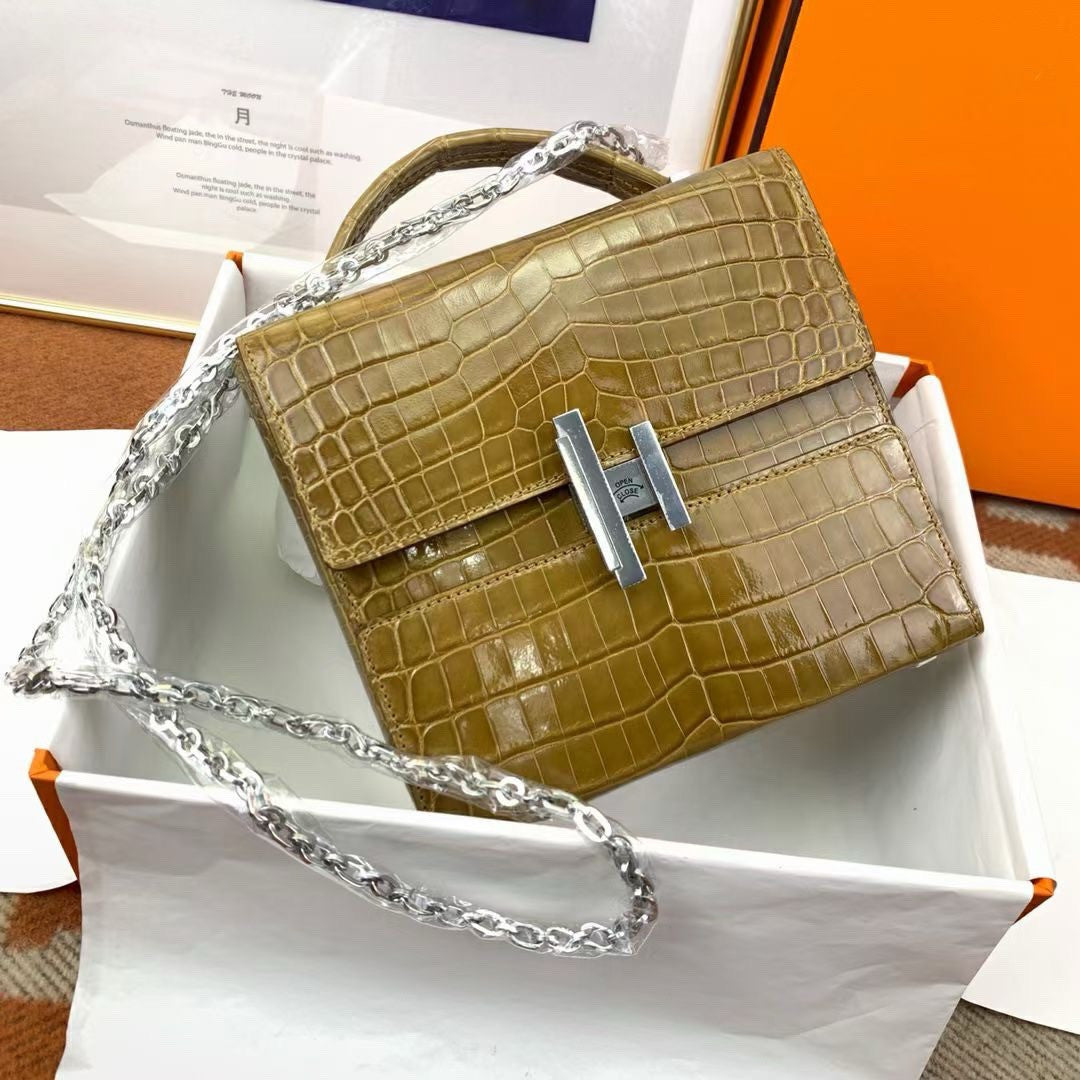 Hermès Shiny Belge Sable Niloticus Mississippiensis Cinhetic Box Bag Hermes