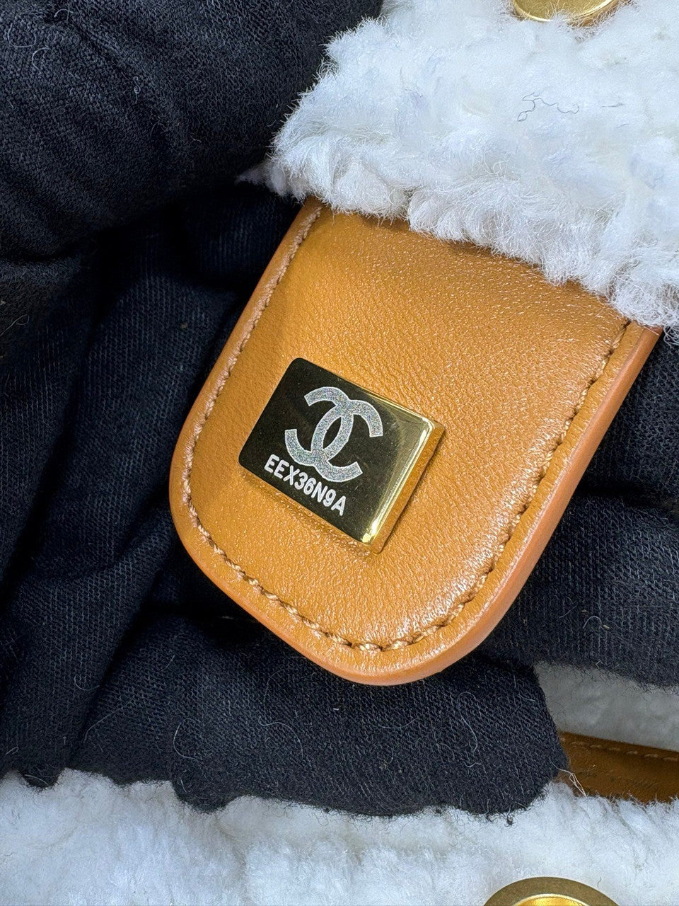 CHANEL 22 Small Handbag  Shearling Lambskin & Gold-Tone Meta