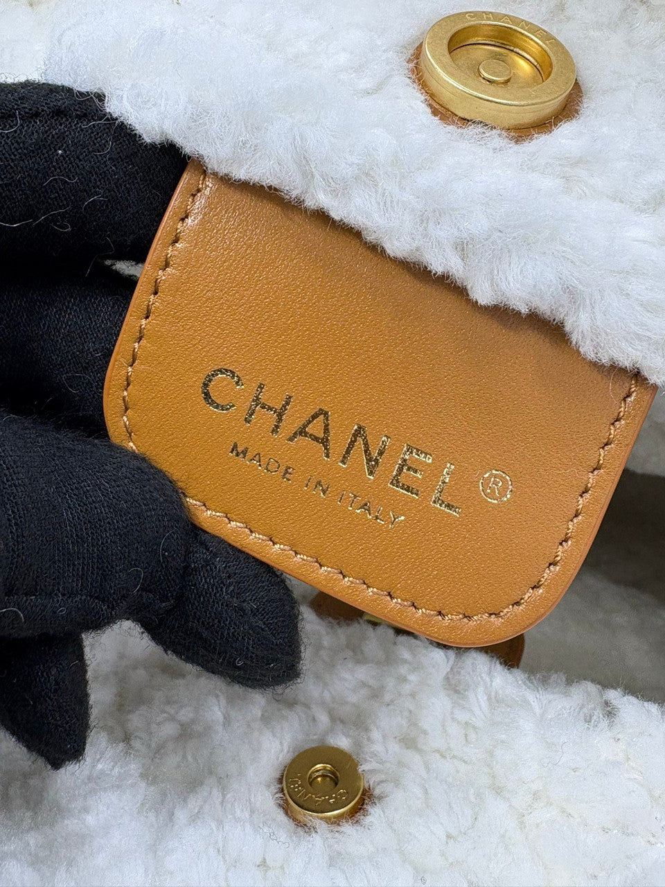 CHANEL 22 Small Handbag  Shearling Lambskin & Gold-Tone Meta