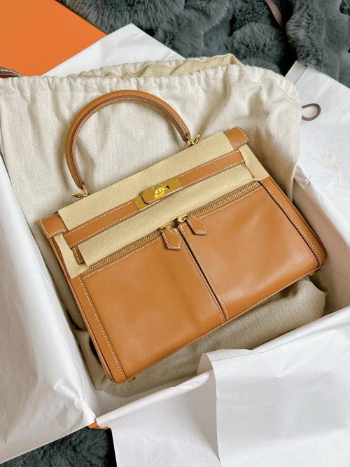 Hermes LIMITED EDITION GOLD SWIFT LEATHER LAKIS KELLY 28 WITH GOLD HARDWARE
