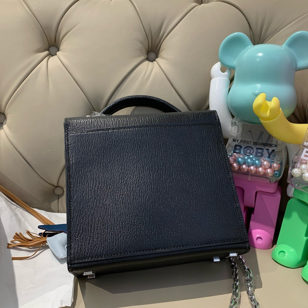 Hermes Cinhetic bag Black With Palladium Hardware Hermes