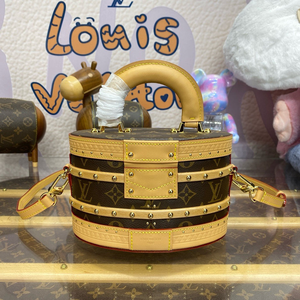 Louis Vuitton M24843 Ellis Bag