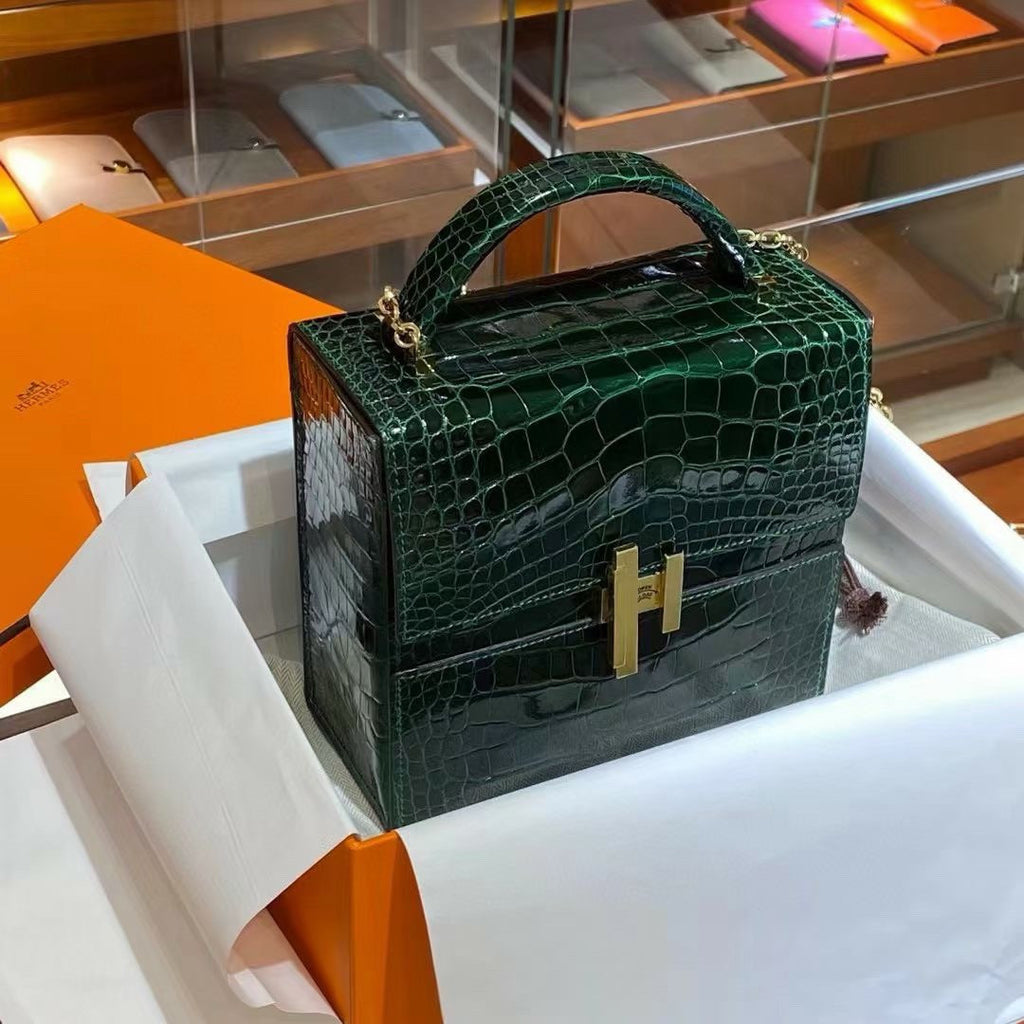 Hermès Shiny Emerald Alligator Cinhetic Box Bag Hermes