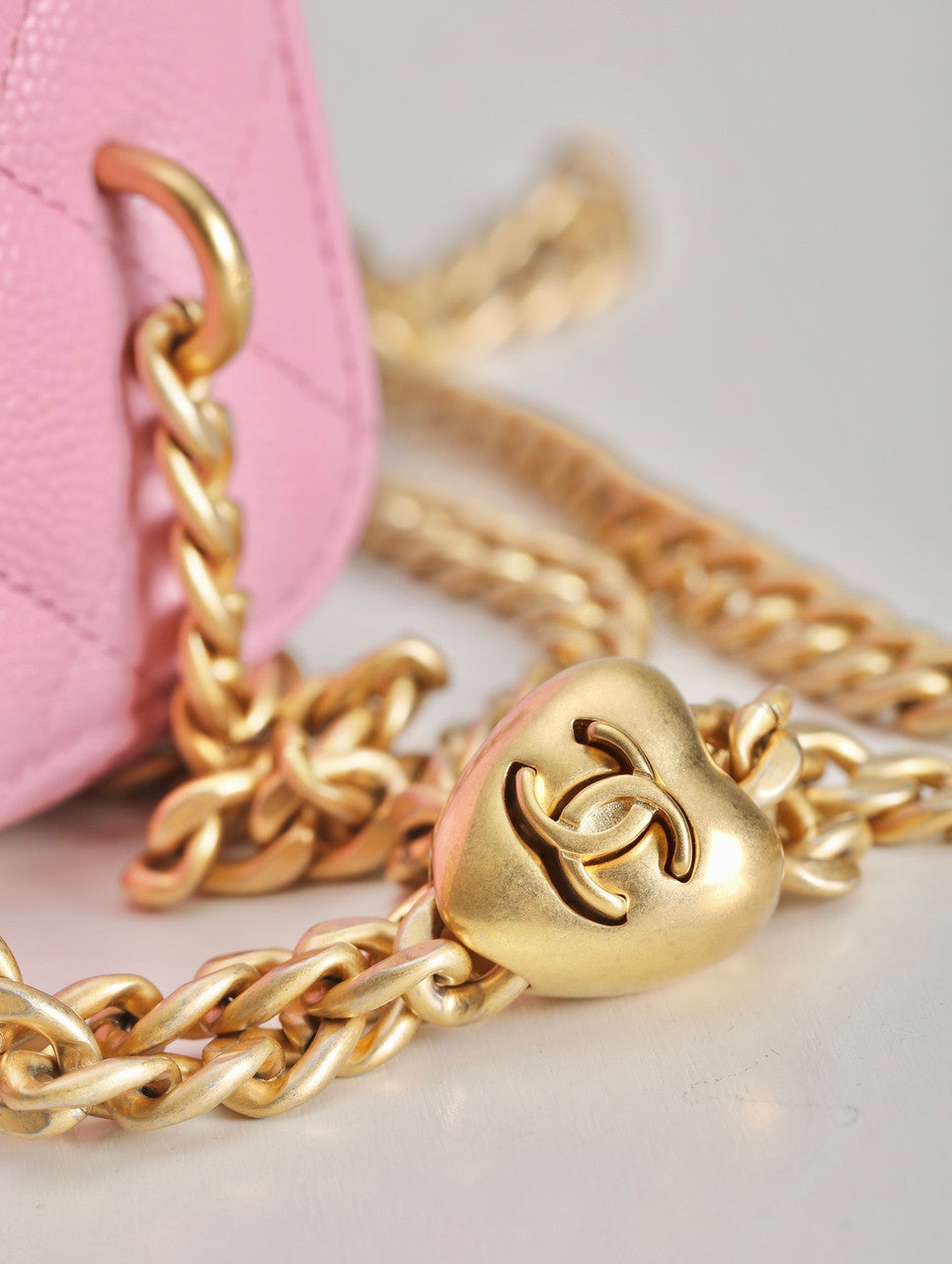 Chanel CLUTCH WITH CHAIN PINK SS2023