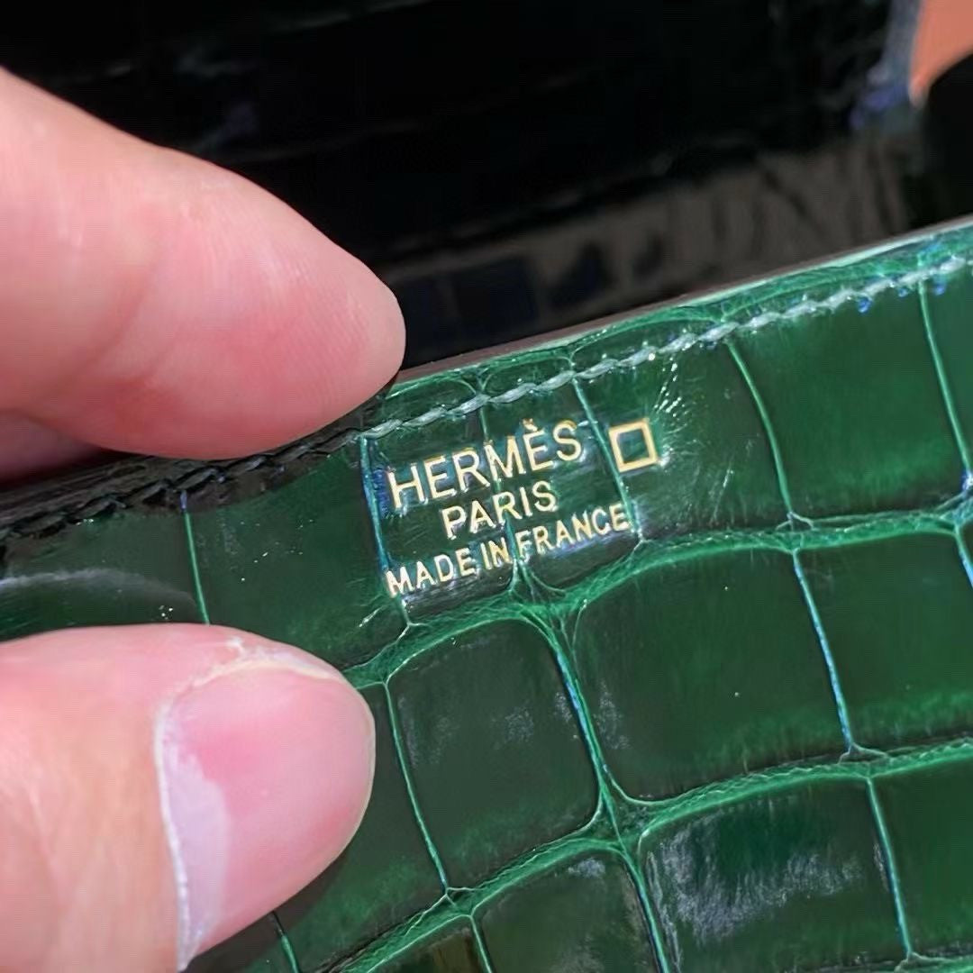 Hermès Shiny Emerald Alligator Cinhetic Box Bag Hermes
