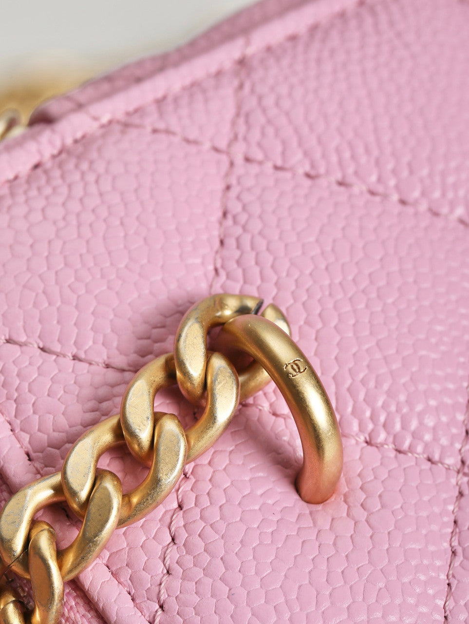 Chanel CLUTCH WITH CHAIN PINK SS2023