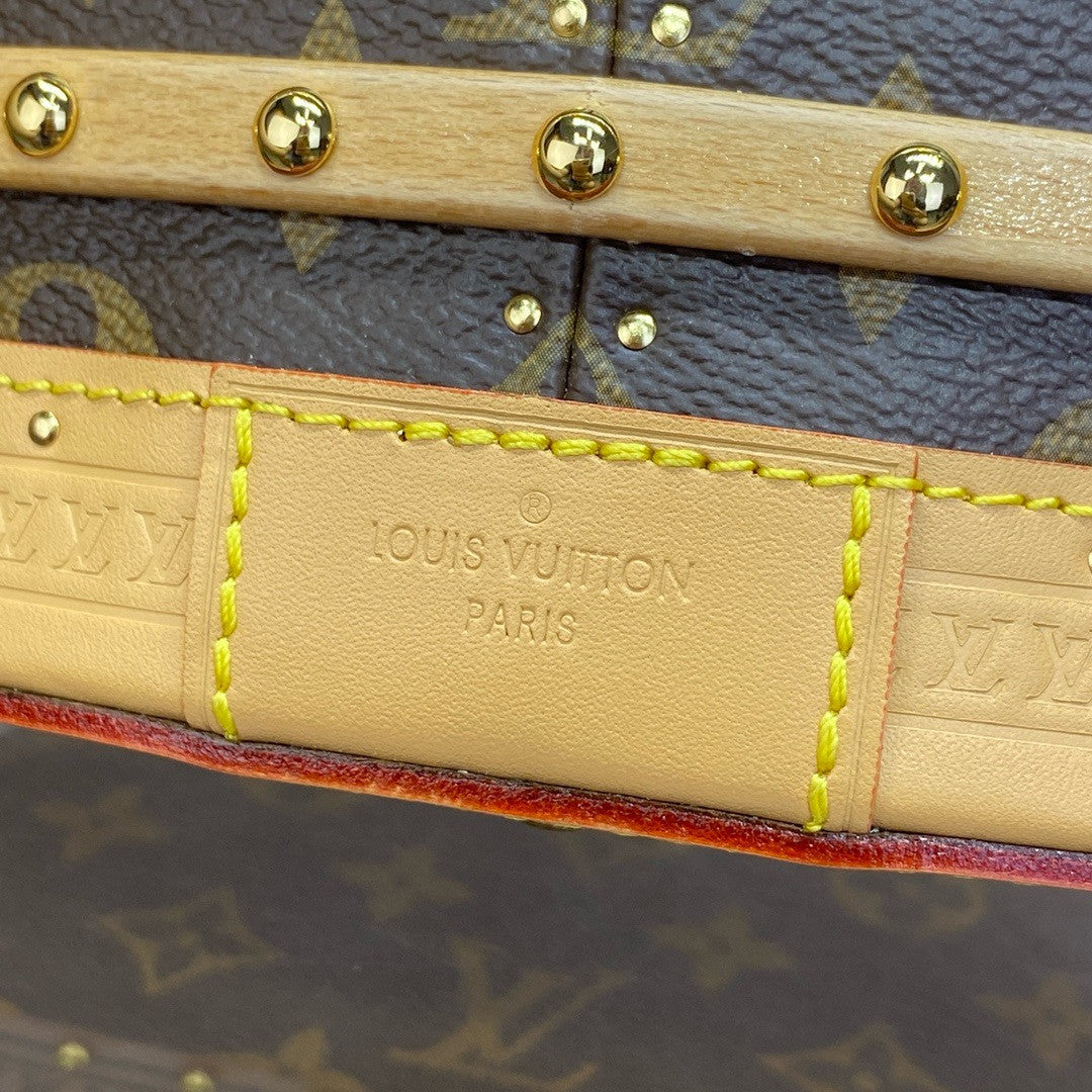 Louis Vuitton M24843 Ellis Bag