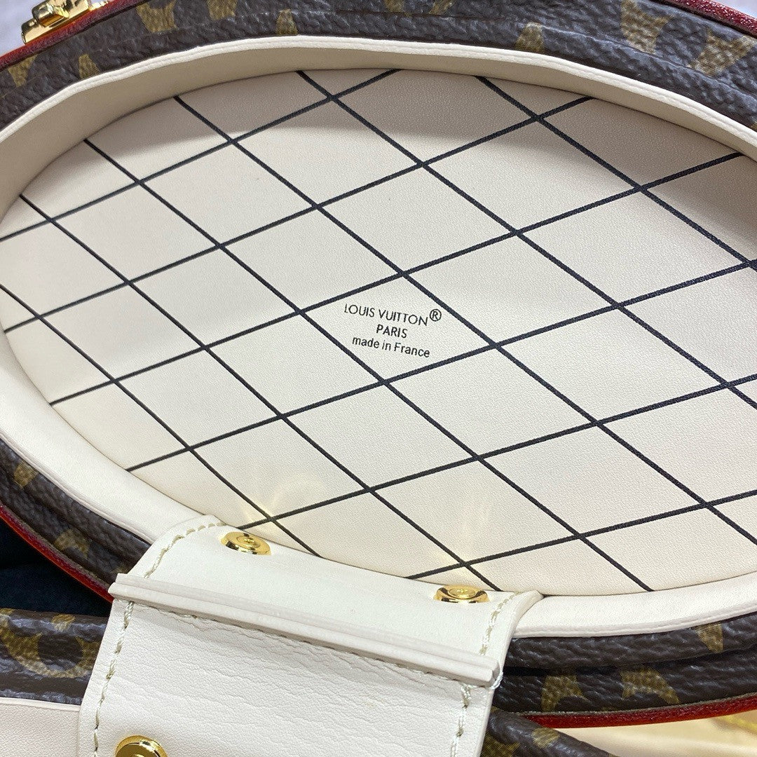 Louis Vuitton M24843 Ellis Bag