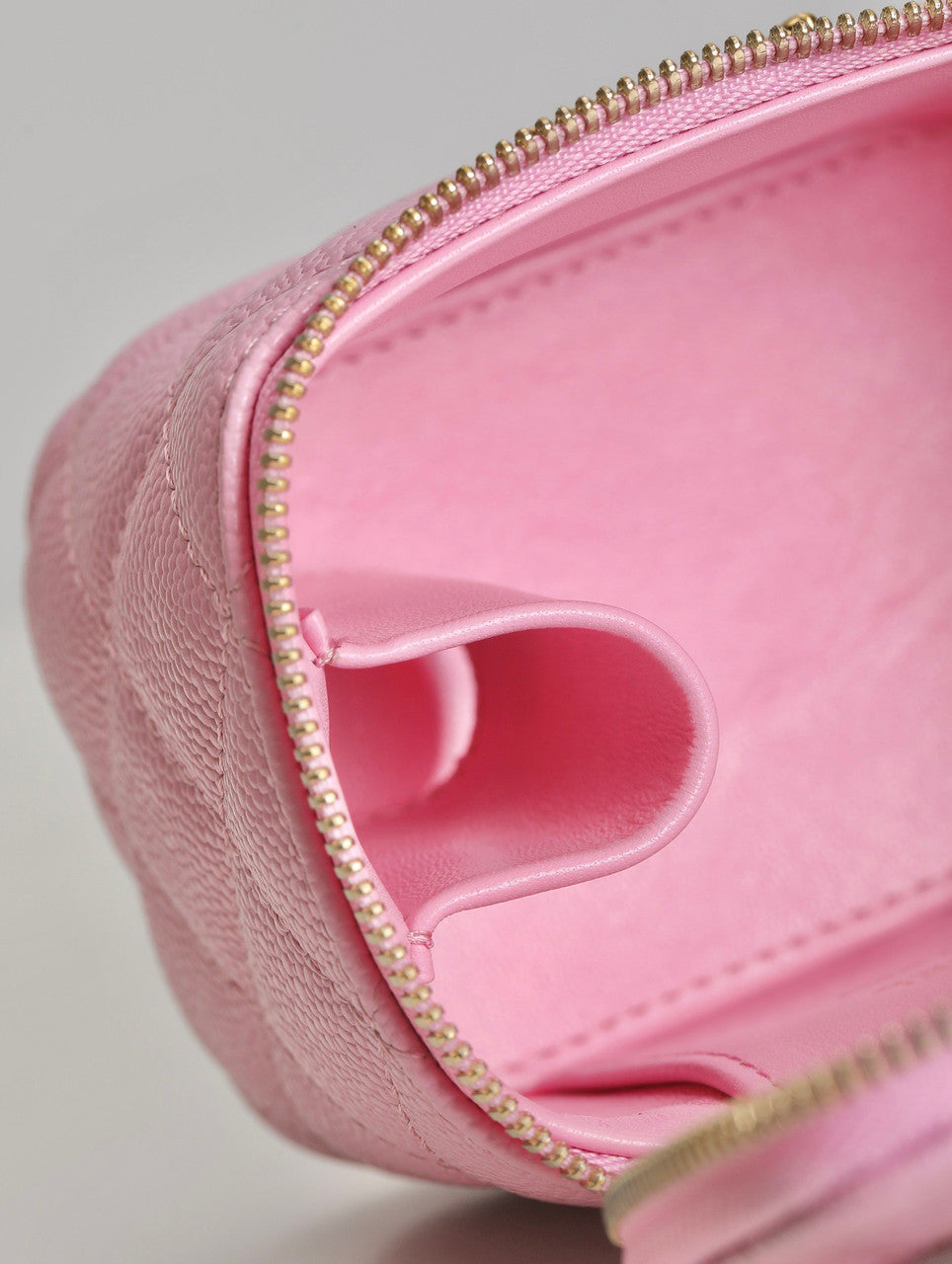 Chanel CLUTCH WITH CHAIN PINK SS2023