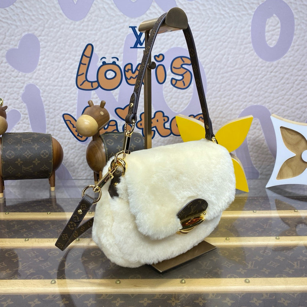 Louis Vuitton M12097 New Sunset Bag