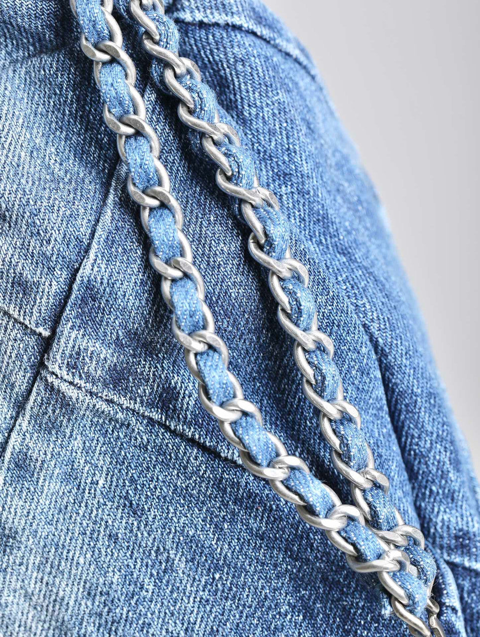 CHANEL 22 DENIM HANDBAG SS2023