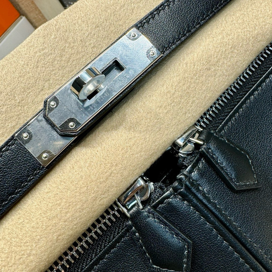 Hermes LIMITED EDITION BLACK SWIFT LEATHER LAKIS KELLY 28 WITH Palladium HARDWARE