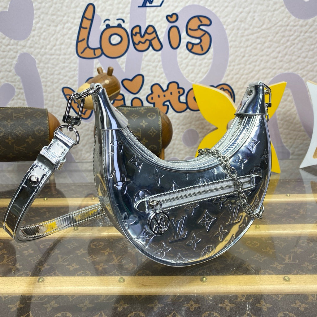 Louis Vuitton M11833 Ski Loop PM Bag