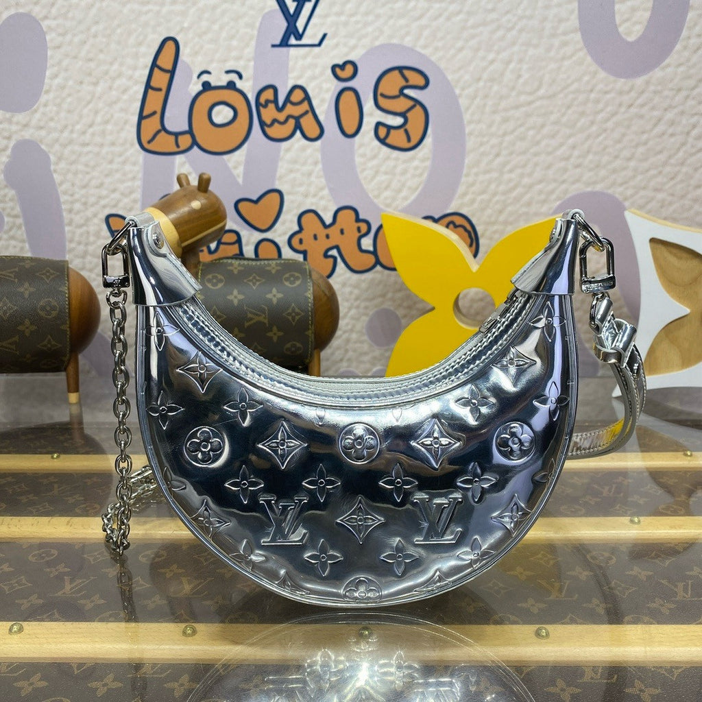 Louis Vuitton M11833 Ski Loop PM Bag