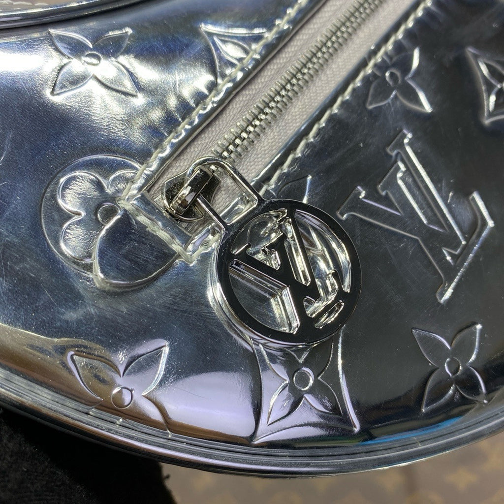 Louis Vuitton M11833 Ski Loop PM Bag