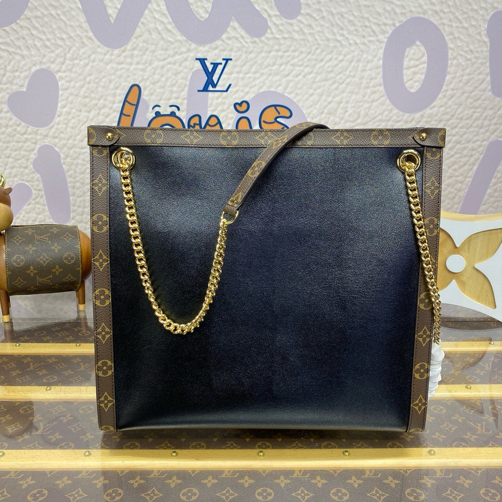 Louis Vuitton M13137 Fashion Show Nova MM Tote Bag