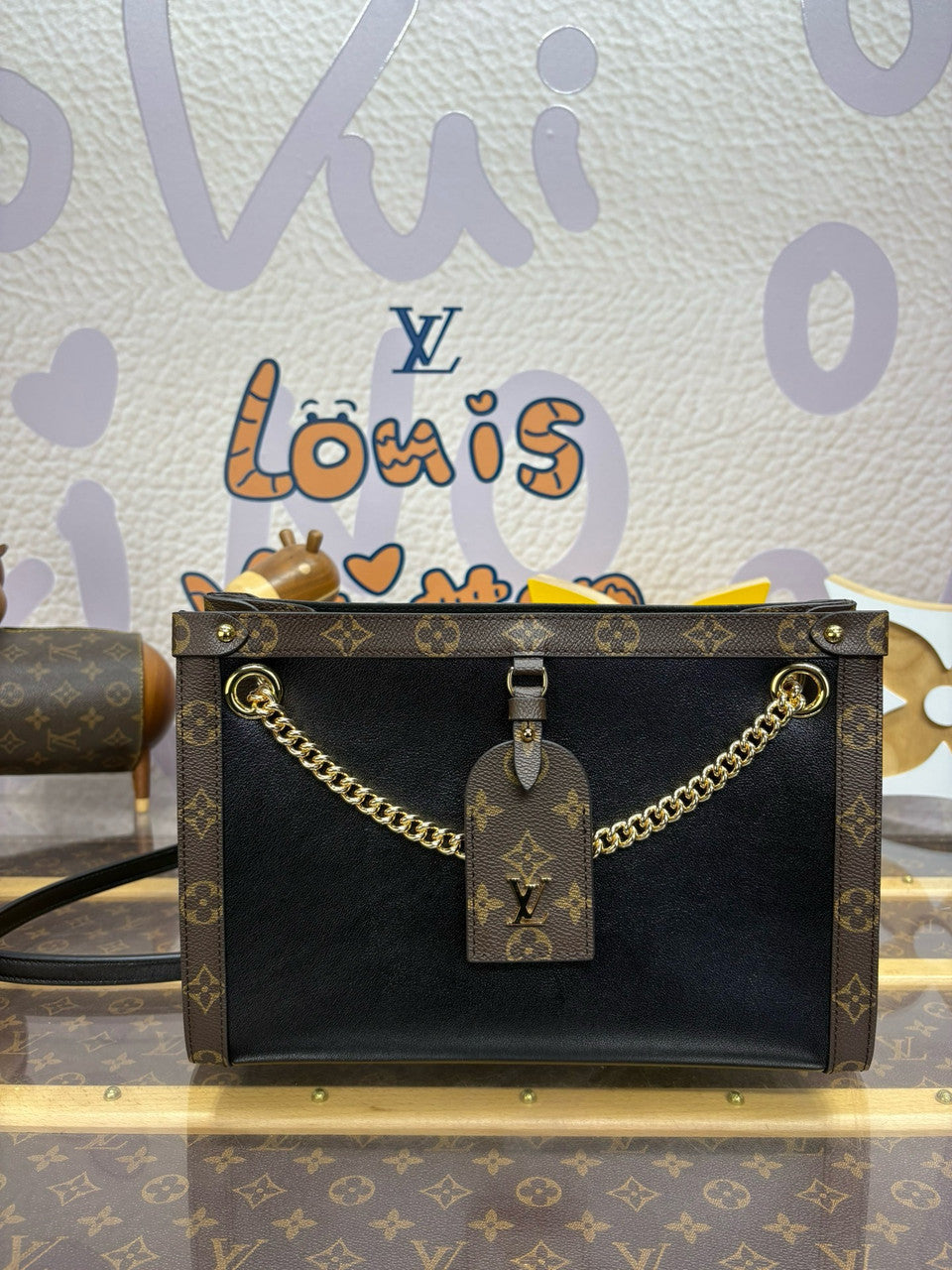 Louis Vuitton M13137 Fashion Show Nova MM Tote Bag