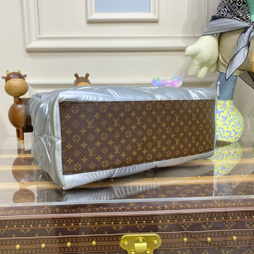 LOUIS VUITTON Cabas “Onthego Pillow” MM Silver