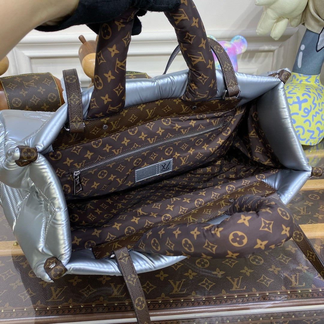 LOUIS VUITTON Cabas “Onthego Pillow” MM Silver