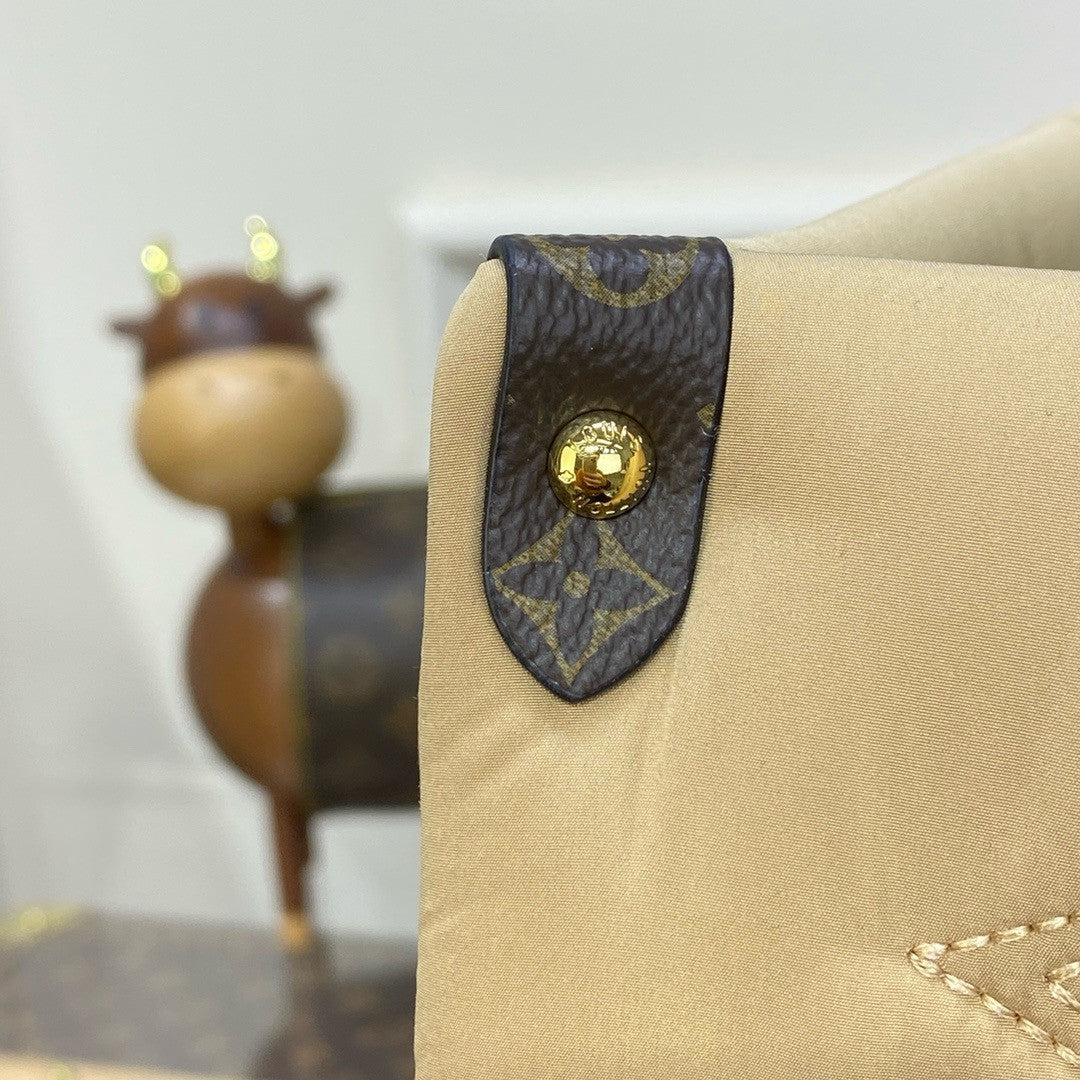 LOUIS VUITTON Cabas “Onthego Pillow” MM M21069 Beige