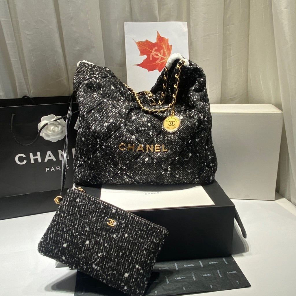CHANEL 22 HANDBAG Wool Tweed Large