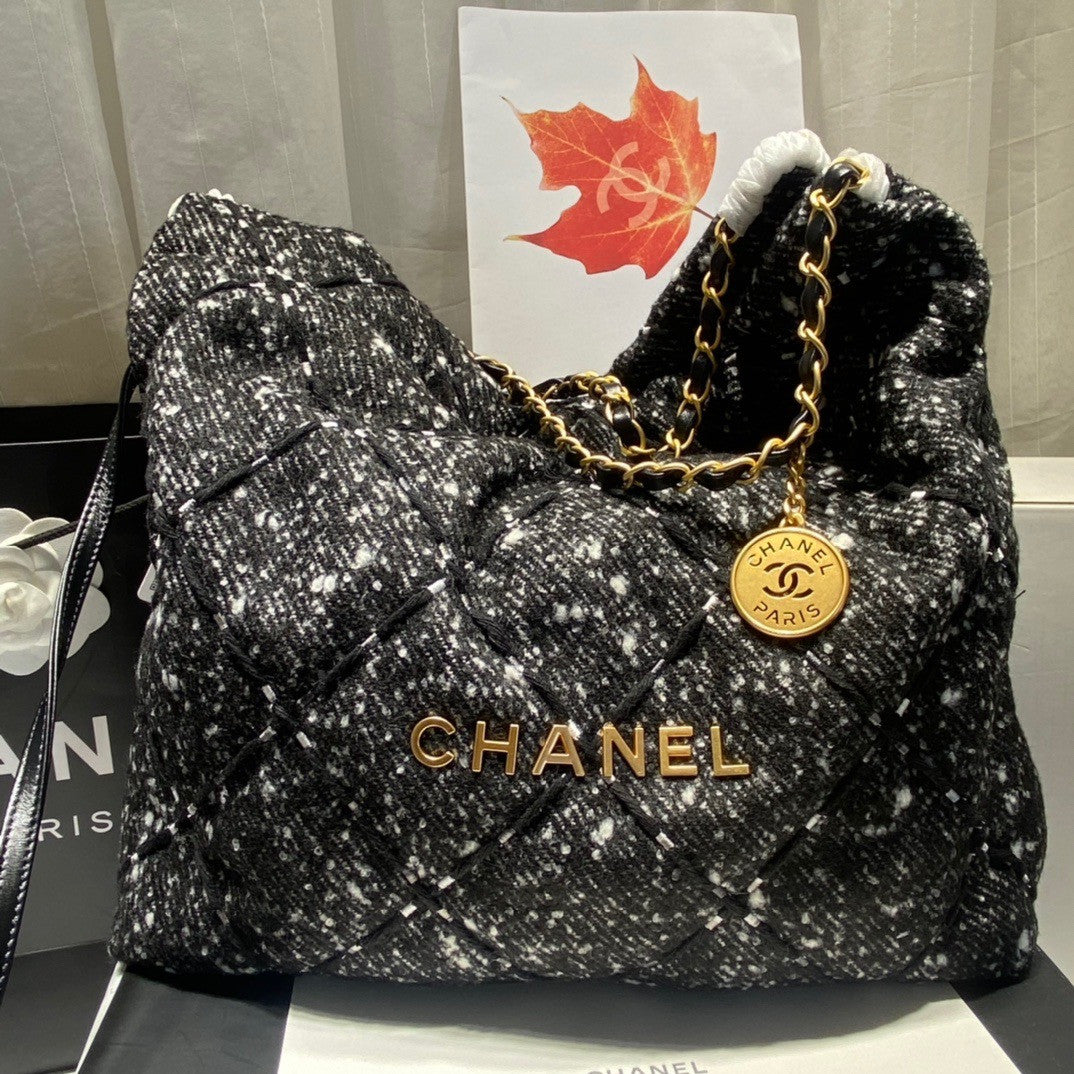 CHANEL 22 HANDBAG Wool Tweed Large