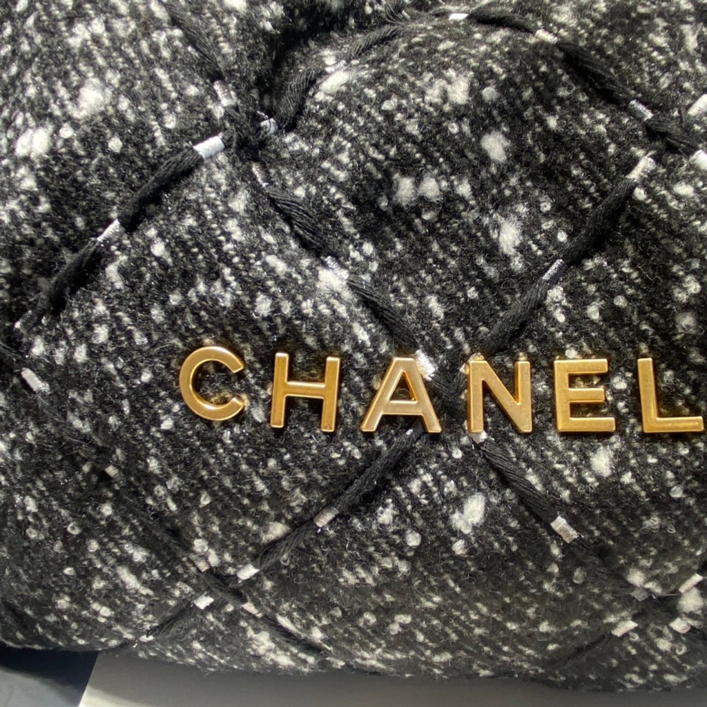 CHANEL 22 HANDBAG Wool Tweed Large