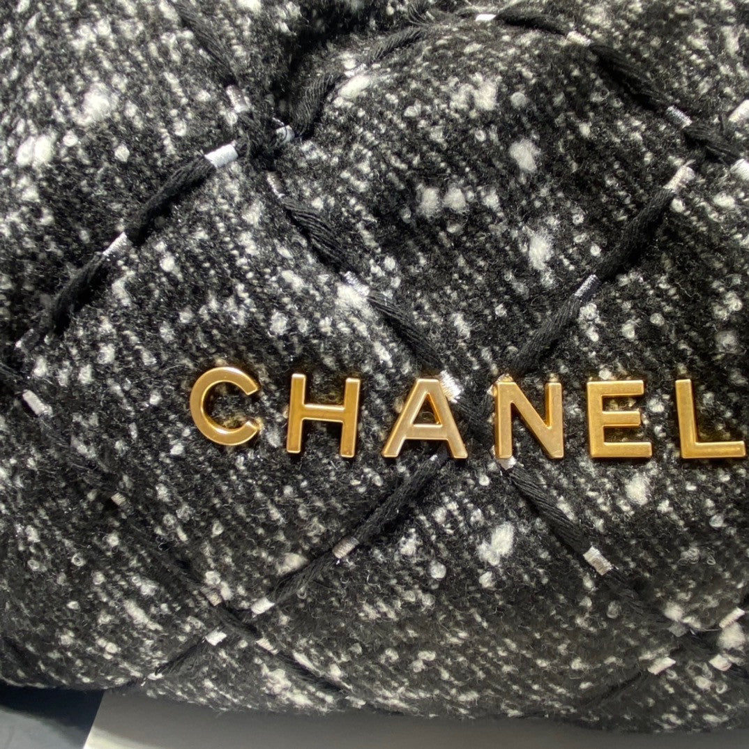CHANEL 22 HANDBAG Wool Tweed Large