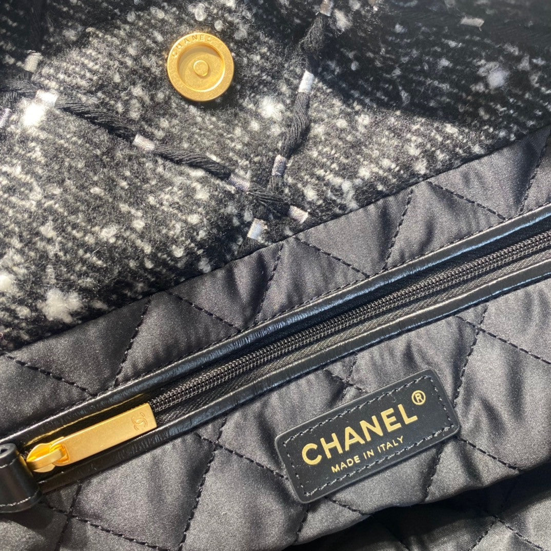 CHANEL 22 HANDBAG Wool Tweed Large