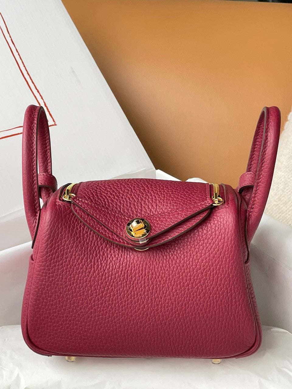 Hermes Mini Lindy 20cm Bag Rough Grenada Togo Gold Hardware