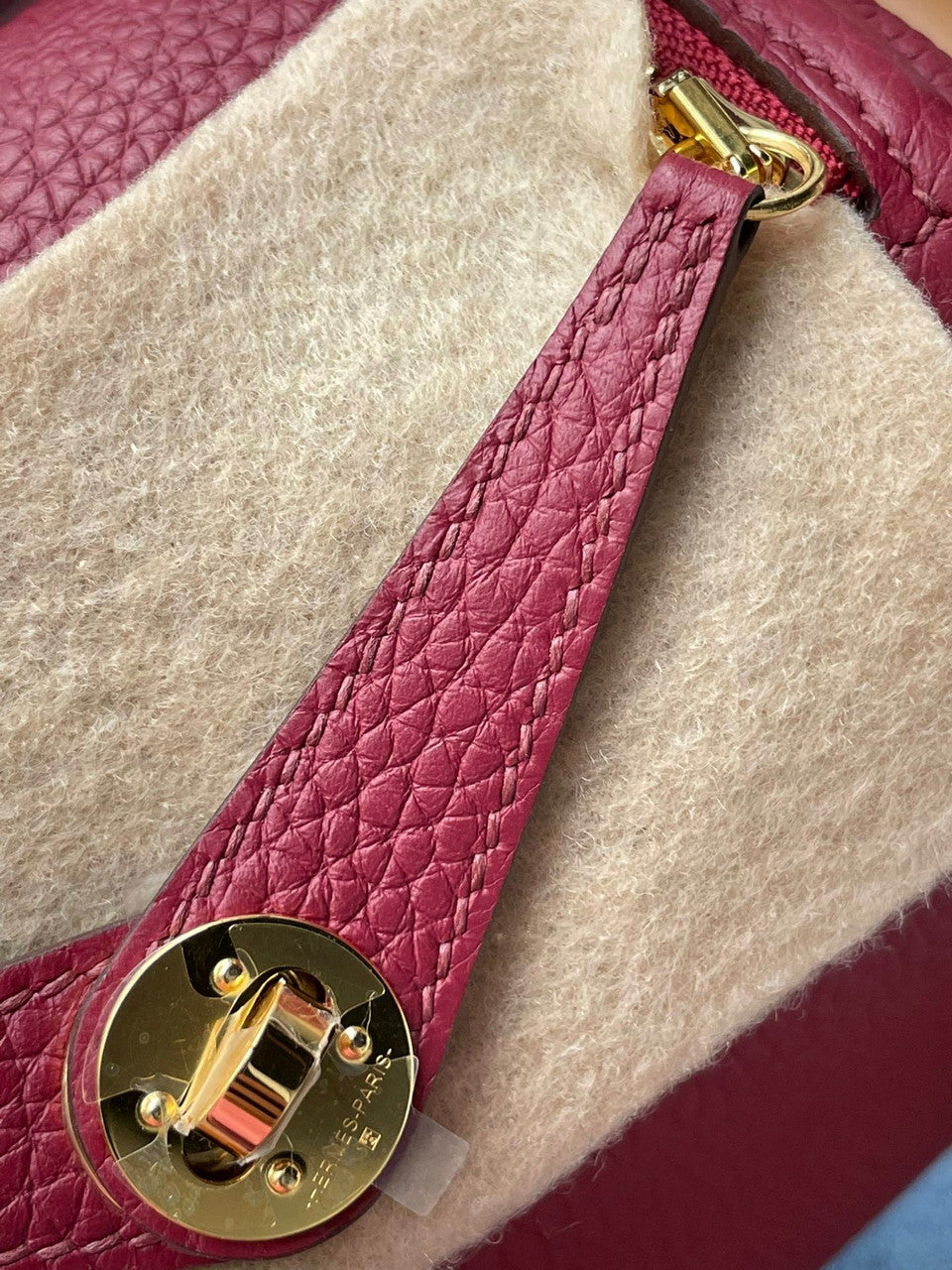 Hermes Mini Lindy 20cm Bag Rough Grenada Togo Gold Hardware