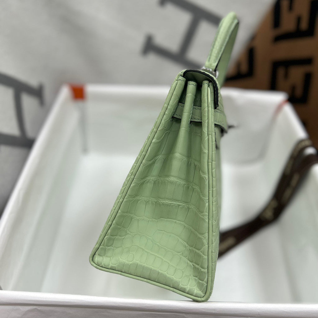 Hermes Mint Alligator KELLY 25 WITH PALLADIUM  HARDWARE